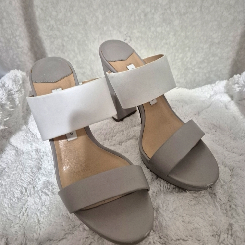 Diane Von Furstenberg White and Gray Heels...SIZE:6M